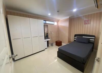 Condo for Rent at Supalai Place Condominium MAM (Sukhumvit 39 Phrom Phong)