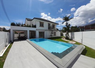 Brand new pool villa for sale in Chalong.
