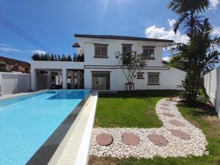 Brand new pool villa for sale in Chalong.