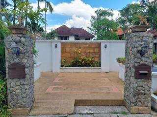 Pool villa with shared pool for sale in Cherngtalay.