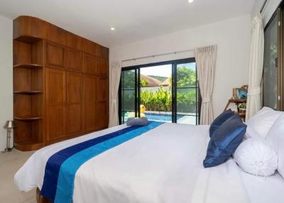 Luxury 4 bedrooms villa in Nai Harn, Phuket!