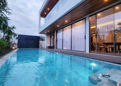 4+1 modern pool villa for sale in Chalong