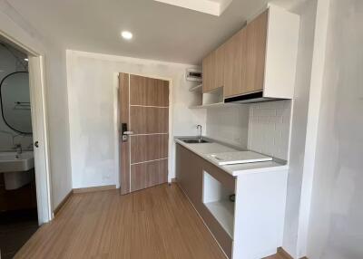 1 Bedroom Condo