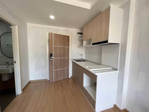 1 Bedroom Condo