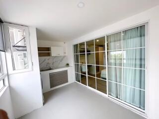 1 Bedroom Condo