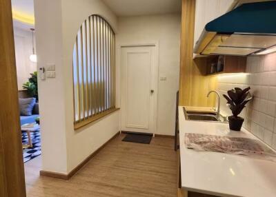 1 Bedroom Condo