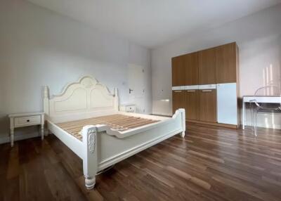 Manthana Onnut-Wongwaen 3 - 4 Bed House for Rent *MANT4063