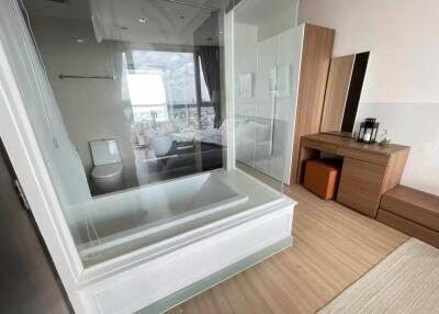 1 Bedroom Condo