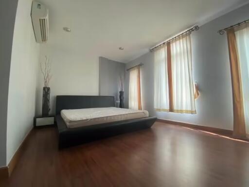 House for Rent in Suan Luang.