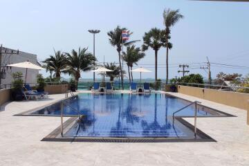 4 Bedrooms Condo in Coconut Beach Condo Jomtien C007033