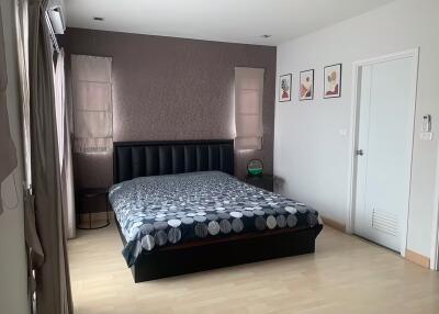 3 Bedroom House For Rent in On Nut