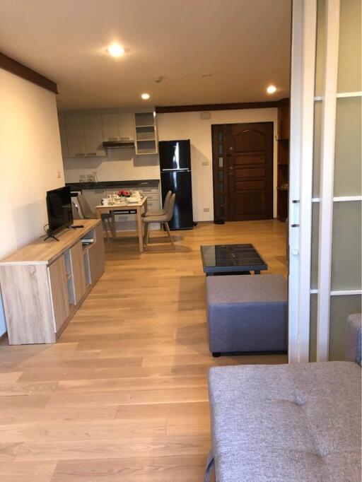 Condo FOR RENT Supalai Place 39 Condominium