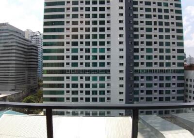 Condo for Rented at The Lofts Asok by Raimon Land