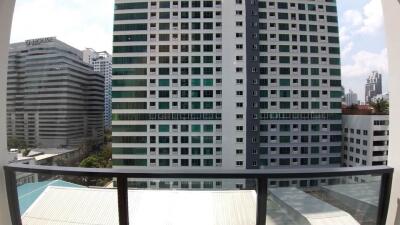 Condo for Rented at The Lofts Asok by Raimon Land