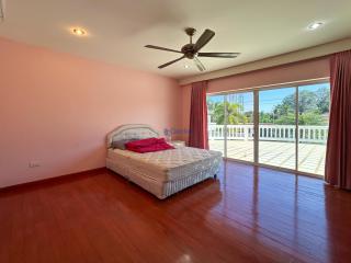 6 Bedrooms House in Temple Court villas Huay Yai H011250