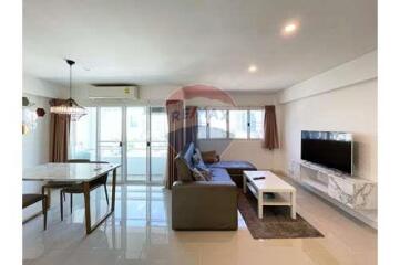 Duplex 2 Bedrooms goog view on top floor Located in Thonglor.