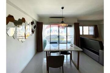 Duplex 2 Bedrooms goog view on top floor Located in Thonglor.