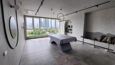 1 Bedroom Condo