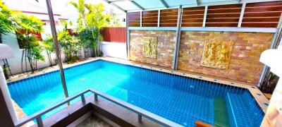 Family house with swimming pool for sale