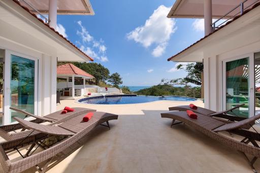6 bedrooms sea-view villa for sale in Thongson bay