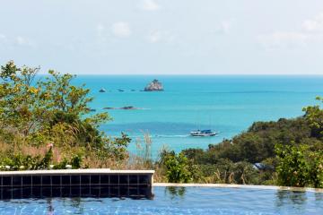 6 bedrooms sea-view villa for sale in Thongson bay