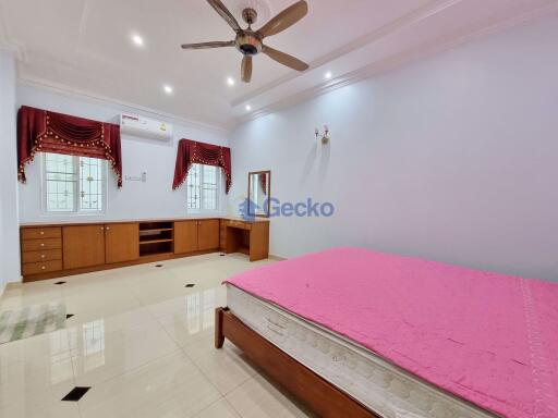 3 Bedrooms House in Eakmongkol 8 South Pattaya H009826