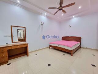 3 Bedrooms House in Eakmongkol 8 South Pattaya H009826