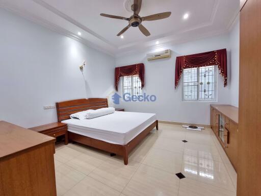 3 Bedrooms House in Eakmongkol 8 South Pattaya H009826