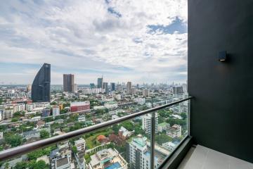 ให้เช่า คอนโดหรู Duplex Penthouse 2 ห้องนอน ติดถนน ใกล้บีทีเอสพร้อมพงษ์