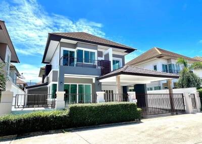 Single house next to the main road, Coco Park Village, Sukhumvit-Rongpo.