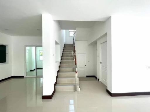 Single house next to the main road, Coco Park Village, Sukhumvit-Rongpo.