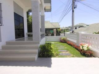 Single house for sale in Pattaya Paradise Hill Village 2