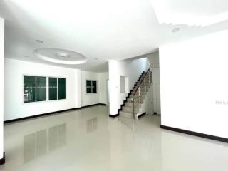 Single house for sale in Pattaya, Rongpo Coco Park, near Central Pattaya Beach.