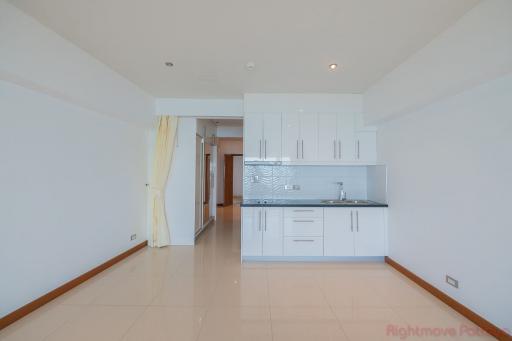 Studio Condo For Sale In Na Jomtien - Sunshine Beach Condotel