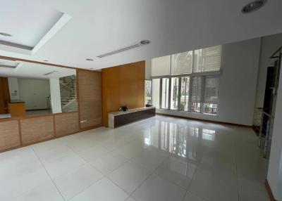 The Lofts Sathorn 3 bedroom house for sale and rent