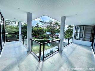 3 Bedroom Pool Villa for Sale in Si Sunthon - 5 km to Boat Avenue & Porto de Phuket