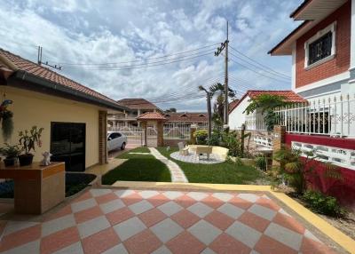 Two story house in central Pattaya for sale