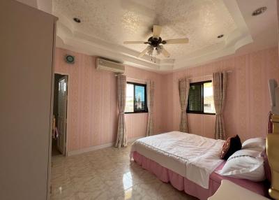 Two story house in central Pattaya for sale