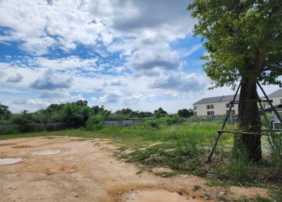 Land for sale in Sriracha, prime location, Na Phrao, Surasak, Chonburi.