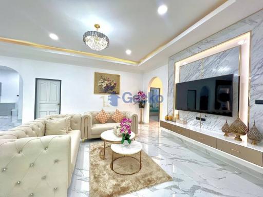 5 Bedrooms House East Pattaya H011255