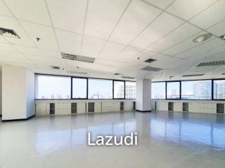 205 SQ.M Office At Charn Issara Tower 1