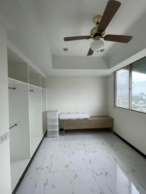 Condo for Sale at Royal Castle Pattanakarn