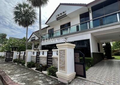 บ้าน ขาย 3 ห้องนอน  ที่ดิน 350 m² ใน  Baan Dusit, Pattaya