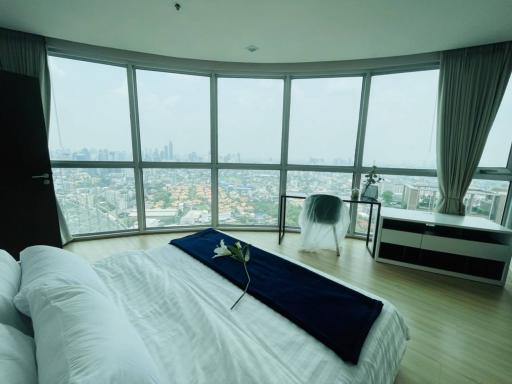 1-bedroom high rise condo for sale close to Phra Khanong BTS station