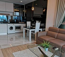 1-bedroom high rise condo for sale close to Phra Khanong BTS station