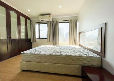2 bed Condo in Saranjai Mansion Khlongtoei Sub District C020532
