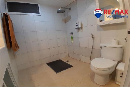 Hot deal !! 2 Bedrooms for Sell in Pingpha condo