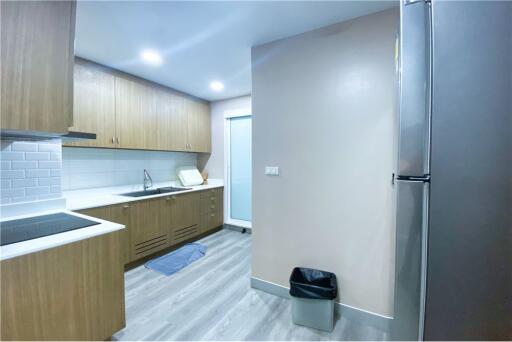 Spacious Apartment in Prime Sukhumvit 3 - 3 Beds, 2 Baths, 170 Sqm - 920071001-12461