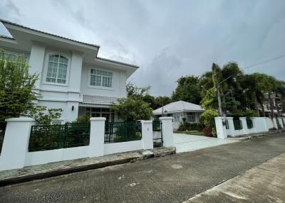 News refurbished 5 bedroom home with pool for sale