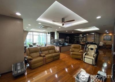 4-BR Penthouse at Baan Sathorn Chaopraya near BTS Krung Thon Buri